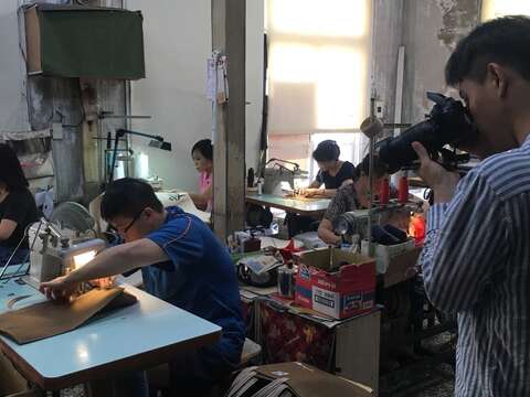 韓國媒體參訪帆布包製作