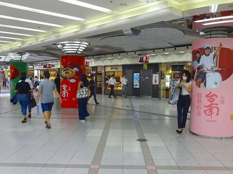 在大阪梅田地下街及地鐵難波站宣傳台南意象國際廣告