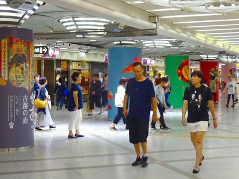 台南意象广告在日本人潮密集处的车站地下街刊登4周「台南红」元素主题国际宣传广告