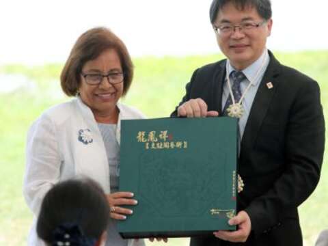 President Tsai Accompanied Marshall Islands President on Visit to Tainan to Observe Green Energy Industries