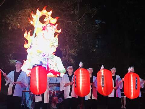 关子岭温泉美食节夜巡抵达大成殿