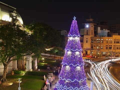 中西区灯区台湾文学馆前圣诞树