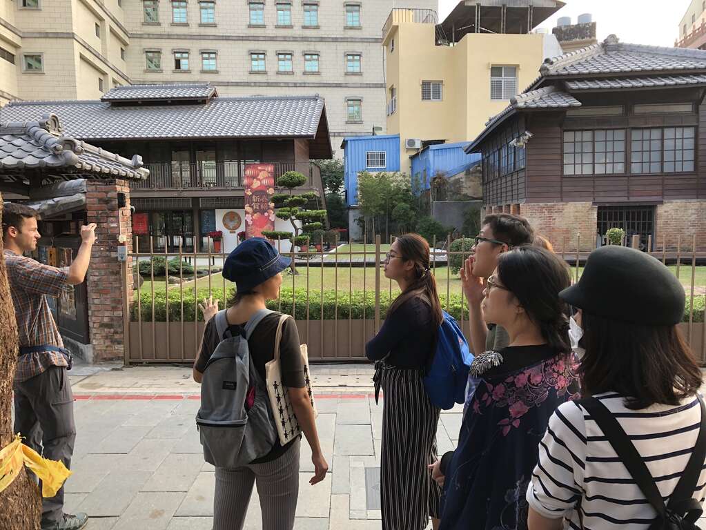 英文散步导览服务