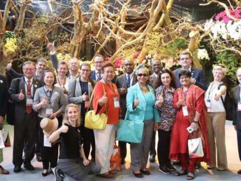 Group Photo of Foreign Diplomatic Personnel in 2019 Taiwan International Orchid Show Opening Ceremony