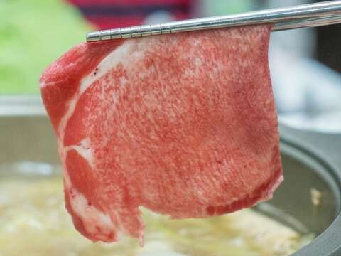 タクシーで食べたいの温体牛肉鍋