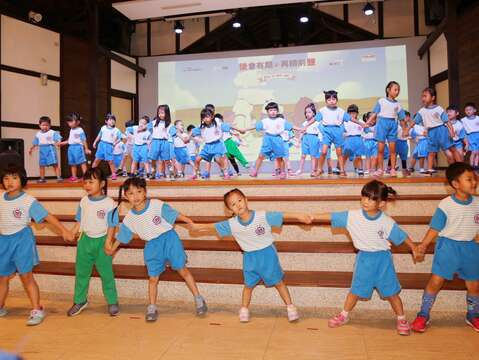 月津国小附设幼儿园表演