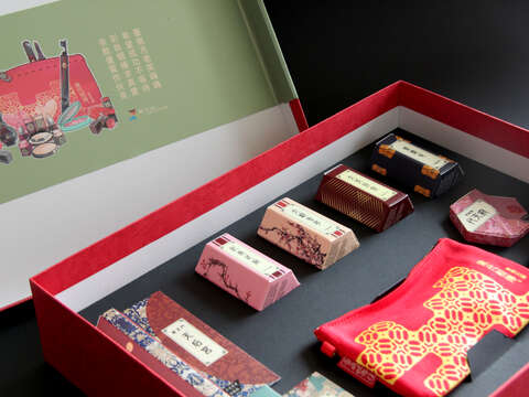 月老传情彩妆品礼盒内容