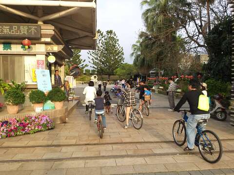 騎單車遊園