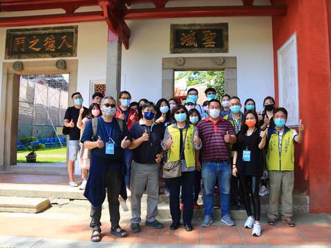 台南市民宿文化发展协会与屏东县民宿协会大合照