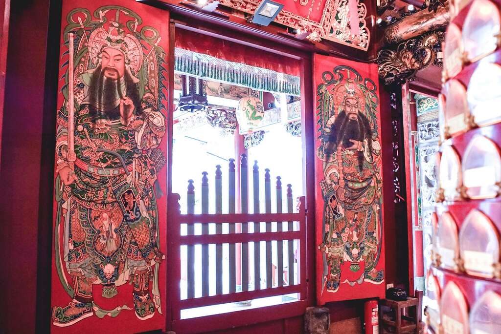 八吉境道署关帝厅_三川殿秦叔宝尉迟恭门神