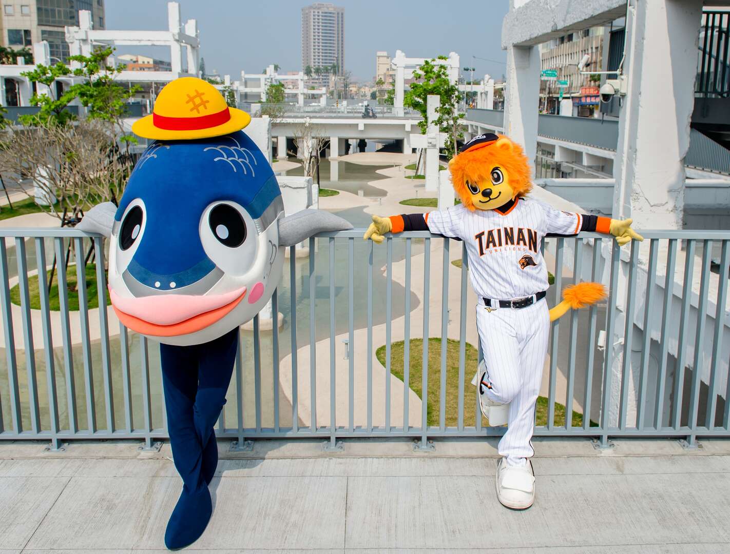 魚頭君與統一獅萊恩聯手宣傳台南觀光