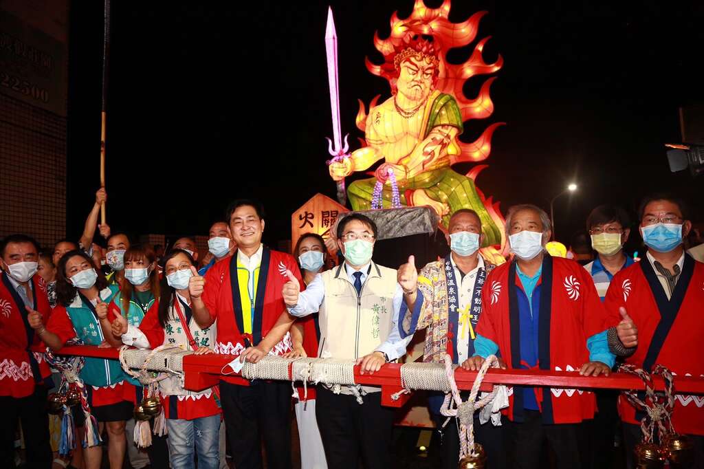 市长贵宾参加夜祭巡行