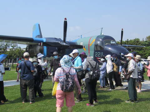 民眾經由陳展來認識除役戰機之功能及歷史，推動國防觀光旅遊