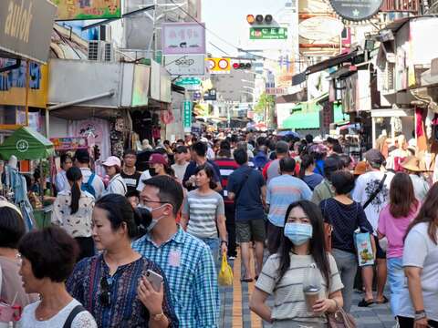 國慶連假  台南市區國華街擠滿遊客
