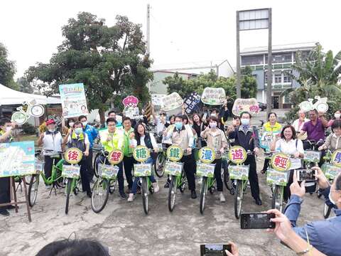 市長邀請來賓騎乘T-Bike體驗後壁自行車道(01)