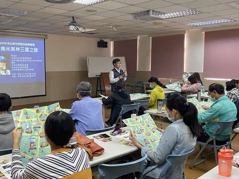 導覽協會理事陳冠州老師講解米其林三星散步行程