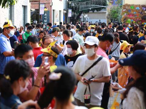 台南涌入逾10万的玩家一起捕捉宝可梦