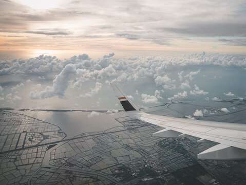 星宇航空七夕微旅行航班飞经台南上空，看到美丽的景致