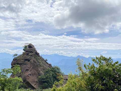 梅嶺獵鷹尖