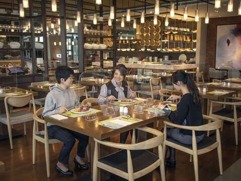 用餐隔板(大员皇冠)