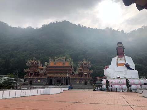 龙湖寺