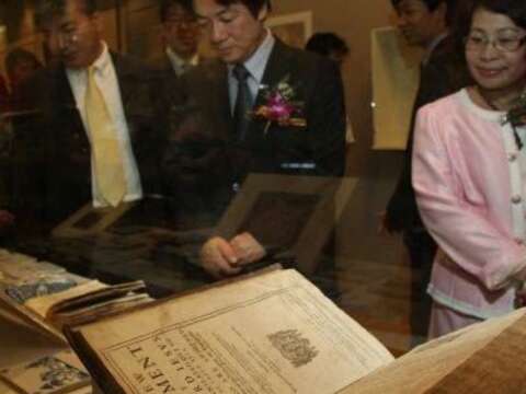 市长陪同内政部长参观文教特展
