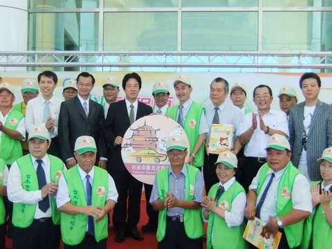台南市观光计程车驾驶大合照