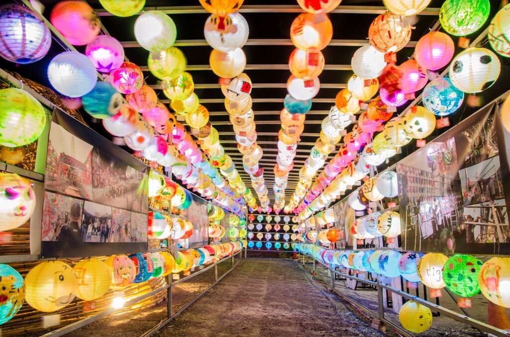 今年将挂上1200盏彩绘灯笼,欢迎大家新春期间来赏灯(六甲妈祖庙提供)