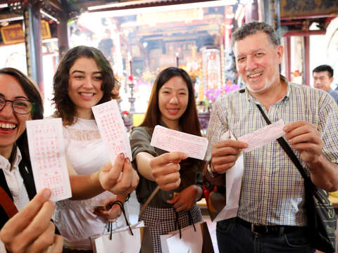 Tainan City Actively Assists Temples in Establishing English-friendly Environments To Display The International Tourism Soft Power of Local Religious Culture