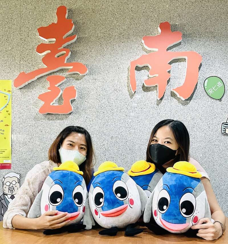 與魚頭君開心合影
