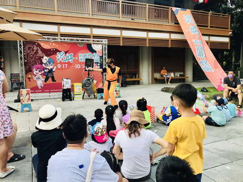 街头艺人魔术表演