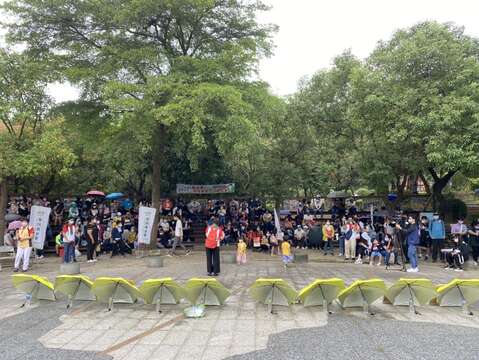 凉爽的天气正是公司行号举办家庭日的好时节