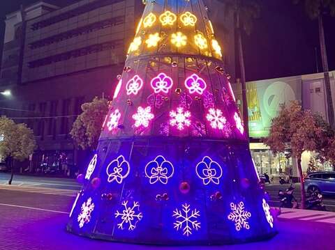 新营文化中心广场圣诞树