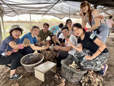 台灣好行山博行線與南科贊美酒店合作推出傳統古早控窯活動