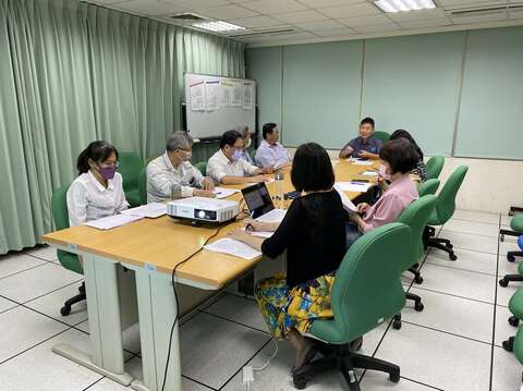 廉政防贪指引座谈会由主任秘书卢振义主持
