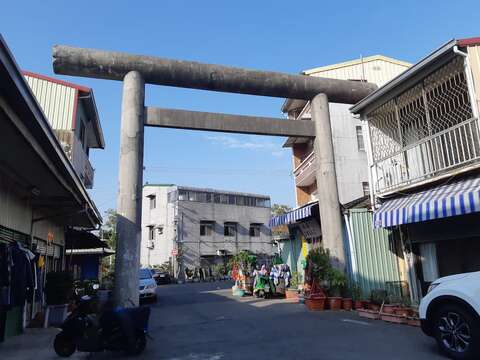 新化神社鸟居修复前