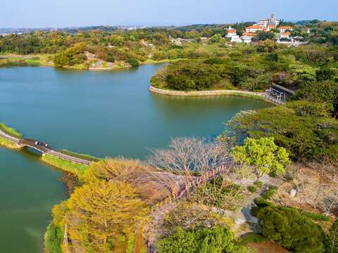 關廟大潭埤公園 山光水色 南市觀旅局提供