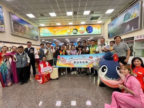 台南市府團隊特於台南機場安排歡迎活動