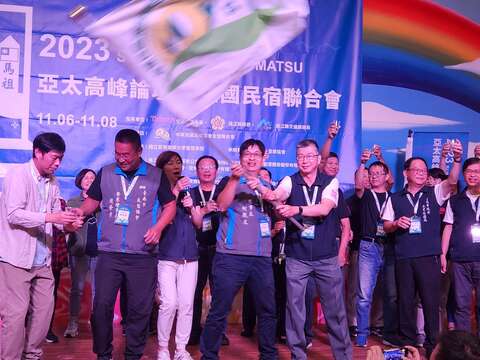 民宿全國聯合會會旗正式交予台南市
