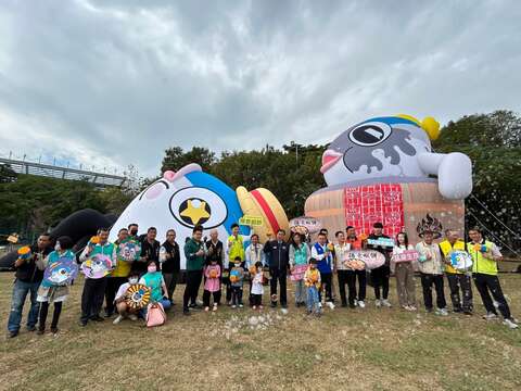 黄伟哲市长及现场贵宾合影