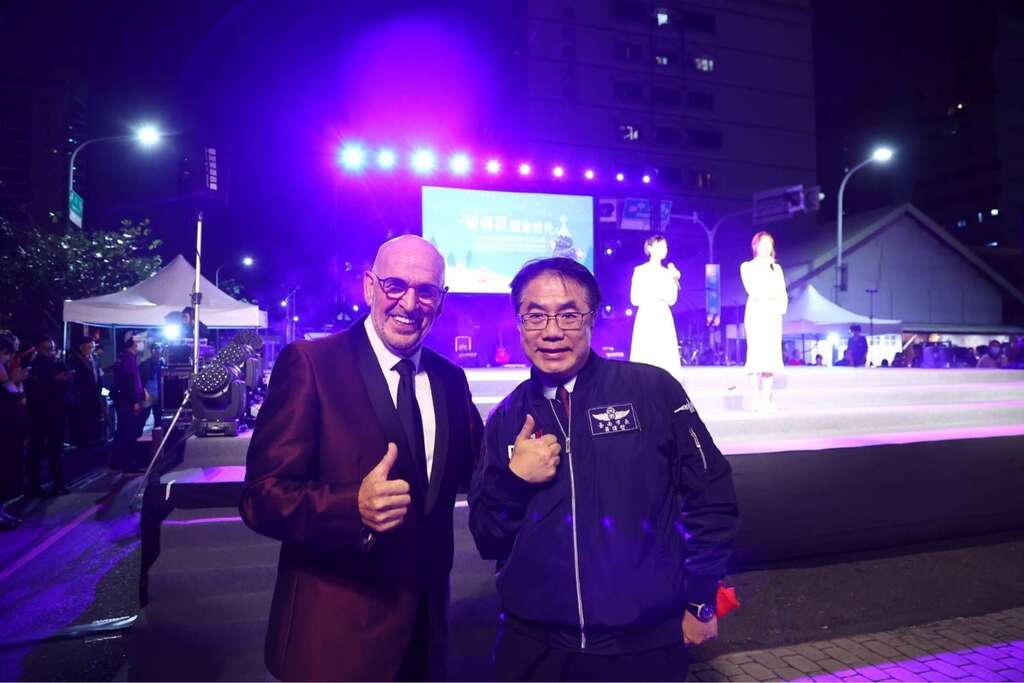 国际美声歌手马丁贺肯斯特来参加盛会