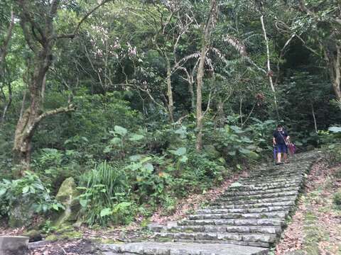 龍湖步道