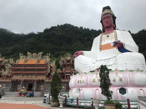 龍湖寺