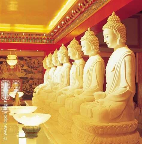 噶瑪噶居寺內部的佛教藝術典藏相當豐富