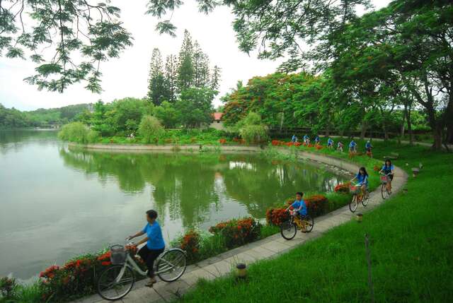 Hutoupi Scenic Area(虎頭埤風景區)