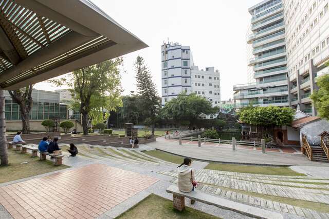 우위안(구 타이난 공회당)〔吳園(原台南公會堂)〕