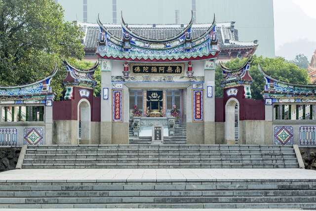 位在白河区枕头山麓的大仙寺俗称旧岩