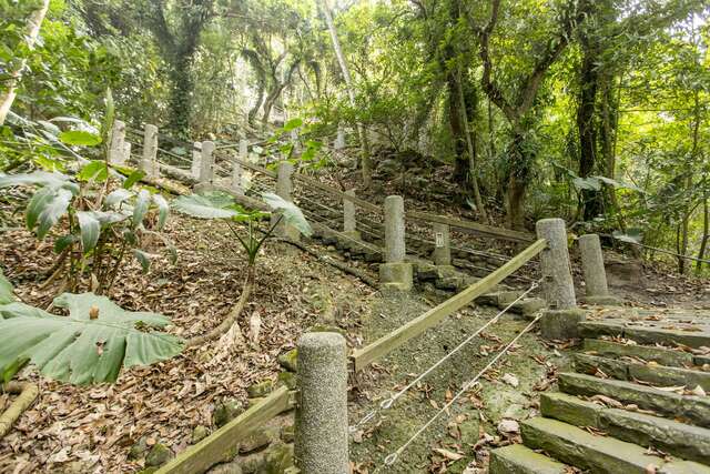 New and old Hao Han Po Trail (新、舊好漢坡步道)