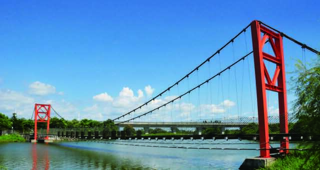 링보 현수교(凌波吊橋)