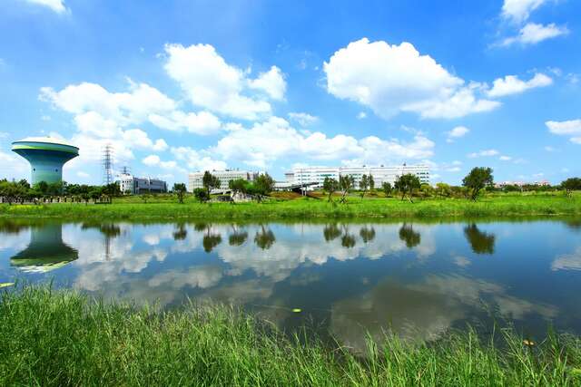 池边美景